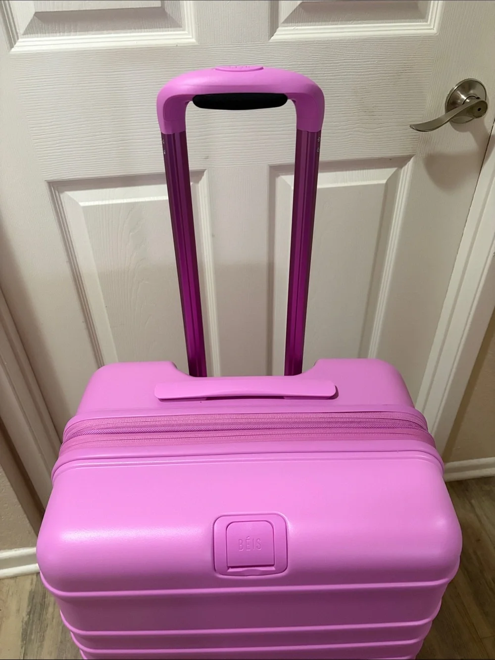 NWOT BEIS MÉDIUM BERRY PINK